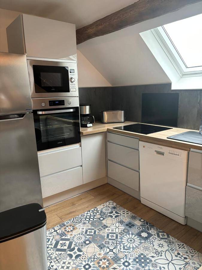 Location de vacances pour 8 personnes, avec vue et jardin à Dun-les-Places - 2