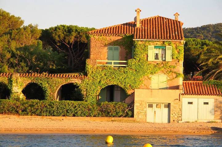 Location de vacances pour 2 personnes, avec Terrasse et Jardin dans Plage de la Bouillabaisse