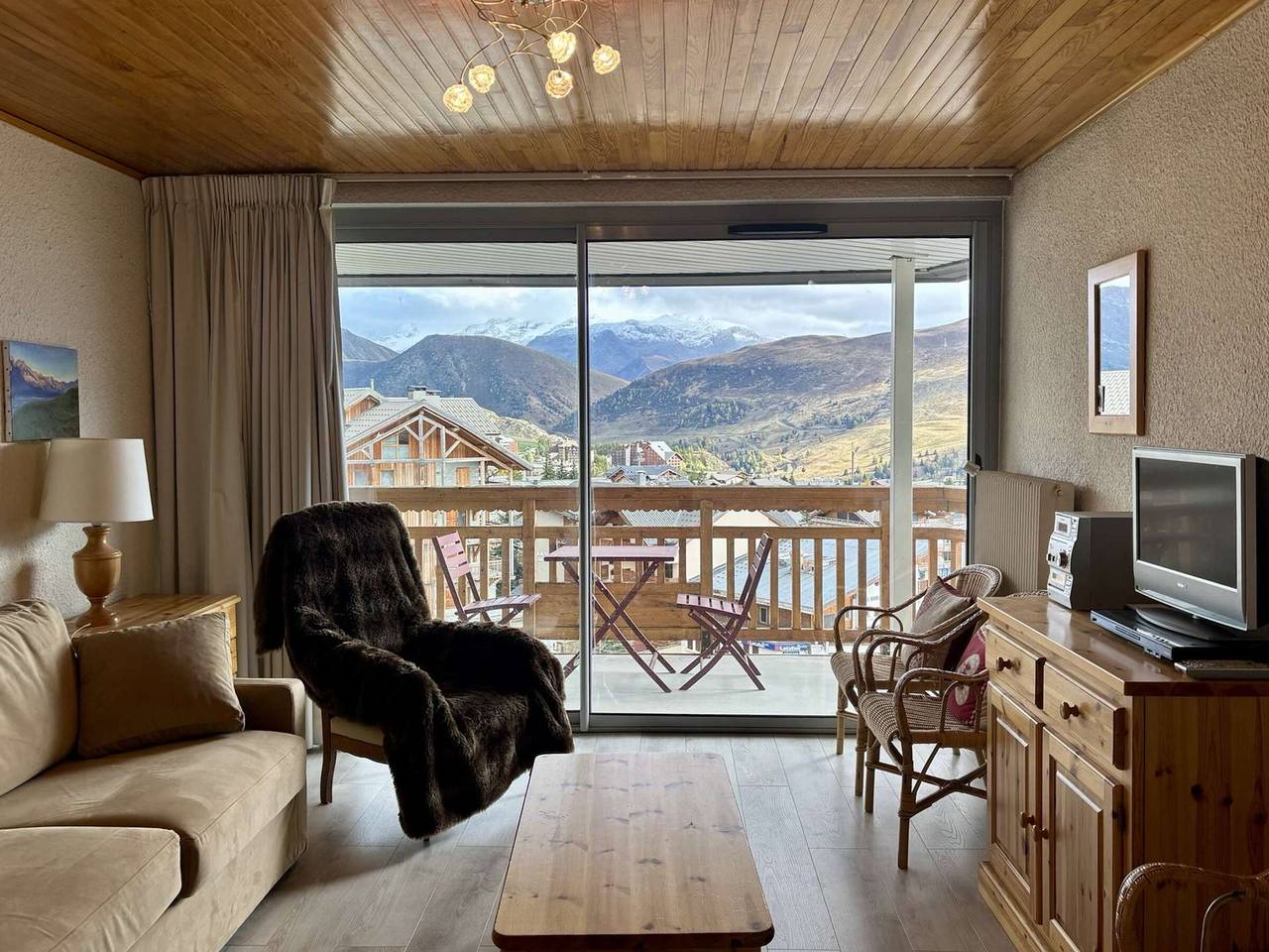 Appartement entier, Studio pratique, 5 pers., proche du centre (76 unités) in Huez, Parc national des Écrins