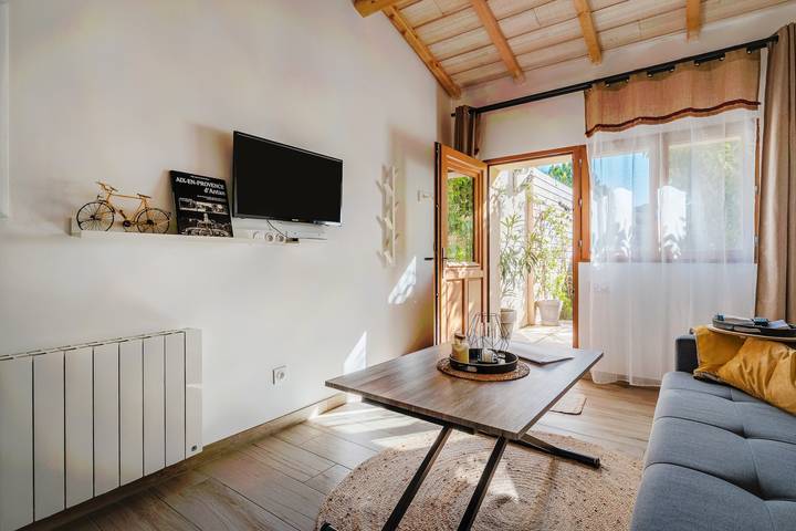 Estúdio inteiro, Estúdio « Maya » com terraço privado, jardim partilhado e Wi-Fi in Le Puy-Sainte-Réparade, Aix-en-Provence (Região)