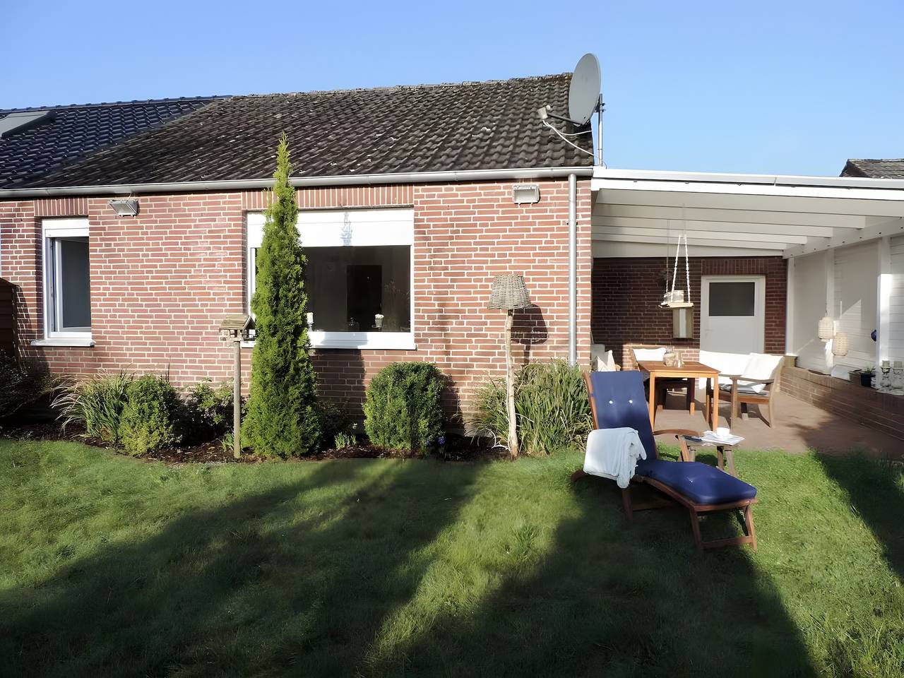 Ferienhaus 'Dat Luettje Huus' mit Gemeinschaftsterrasse und privatem Garten in Hage, Norden und Umgebung