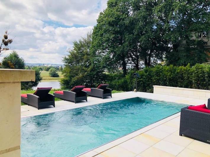 Ferienhaus für 8 Personen, mit Balkon und Terrasse sowie Garten und Pool in Dresden