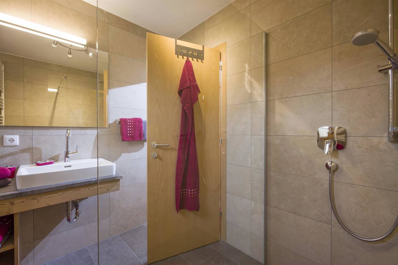 Ganze Ferienwohnung, App 1, 1 Schlafr.,1 Wohnschlafr. /Du od. Bad Wc in Ellmau - SkiWelt, Ellmau