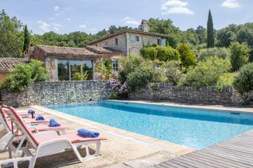 Gîte pour 12 personnes, avec jardin et terrasse à Chantemerle-lès-Grignan