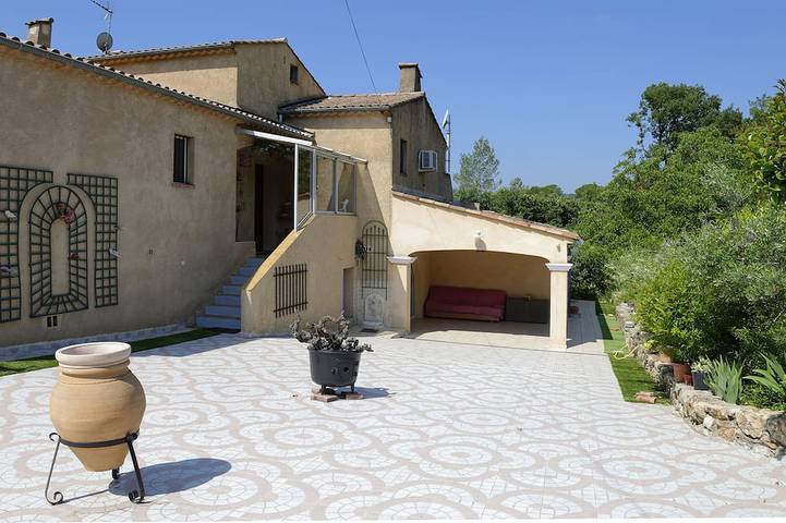 Appartement de vacances pour 5 personnes, avec jardin et terrasse, animaux acceptés