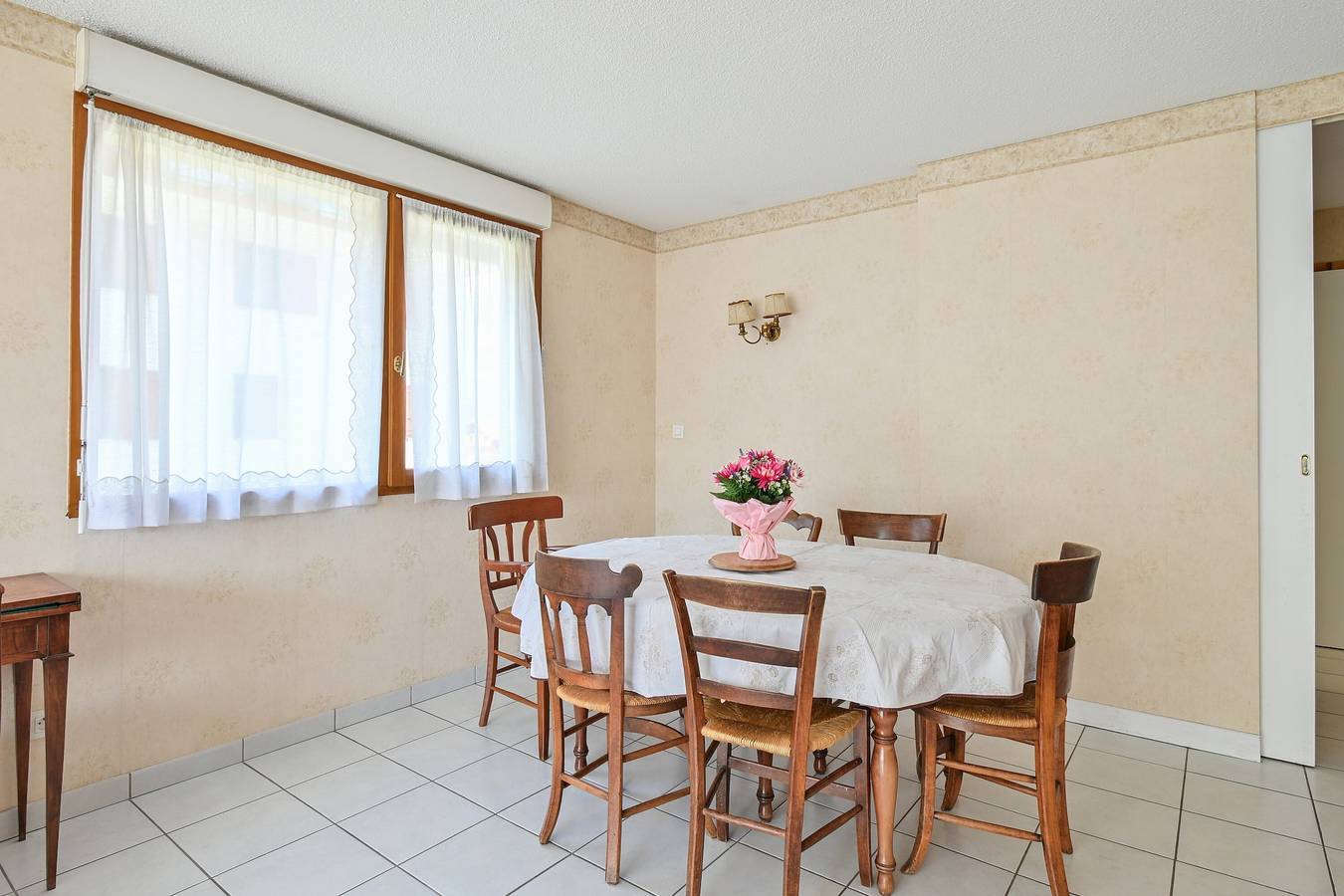 Appartement entier, Appartement spacieux 6 pers – Lac, ski aux pieds, balcon et Wi-Fi in Thônes, Région d'Annecy