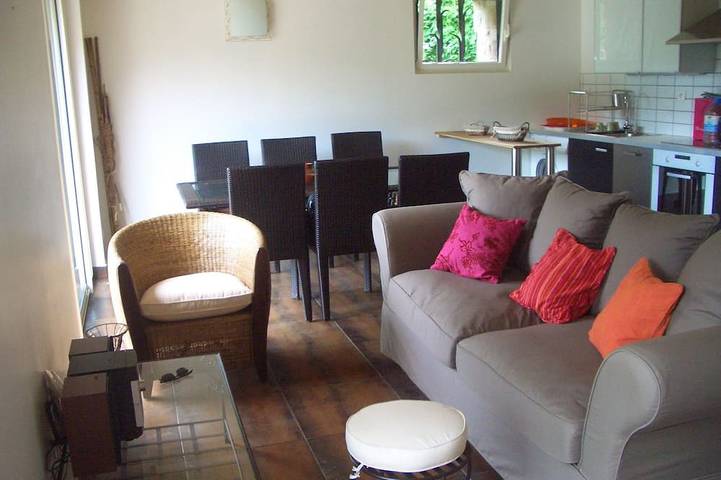 Gîte pour 6 personnes, avec jardin et jacuzzi, animaux acceptés
