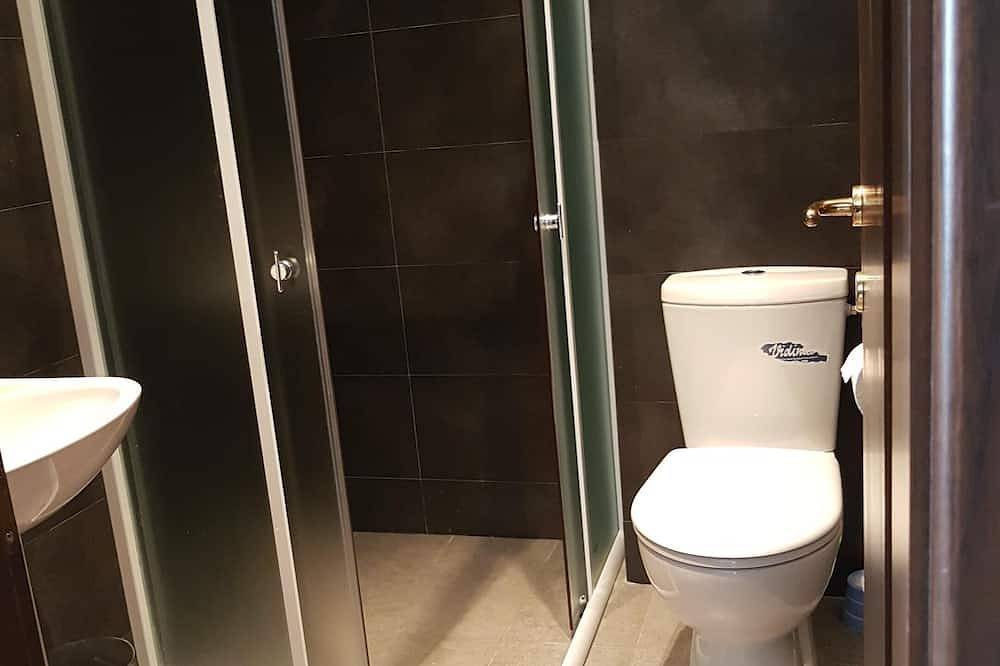 Ganze Wohnung, Luftige und geräumige Wohnung mit herrlichem Meerblick in Opština Kotor