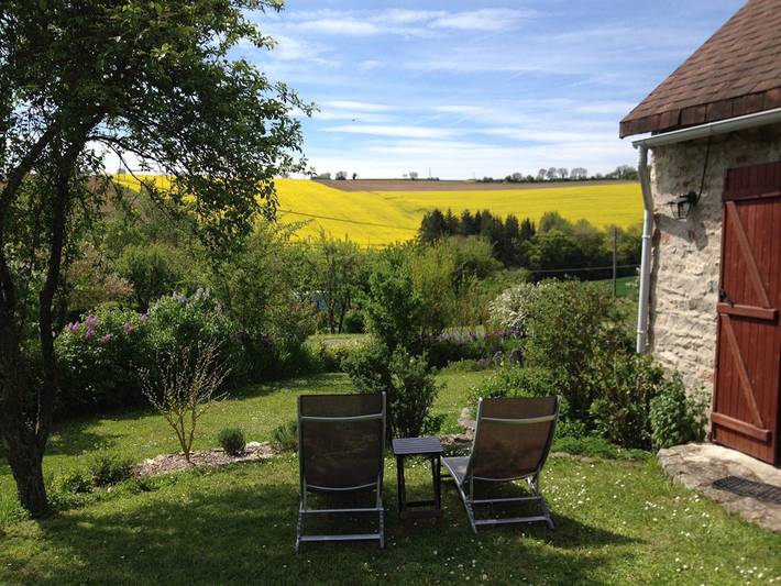 Gîte pour 4 personnes, avec terrasse et jardin