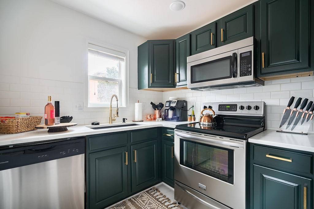 Short North/Downtown | Steps to High St | Walk to Convention Ctr | Free Parking in Columbus, Ohio