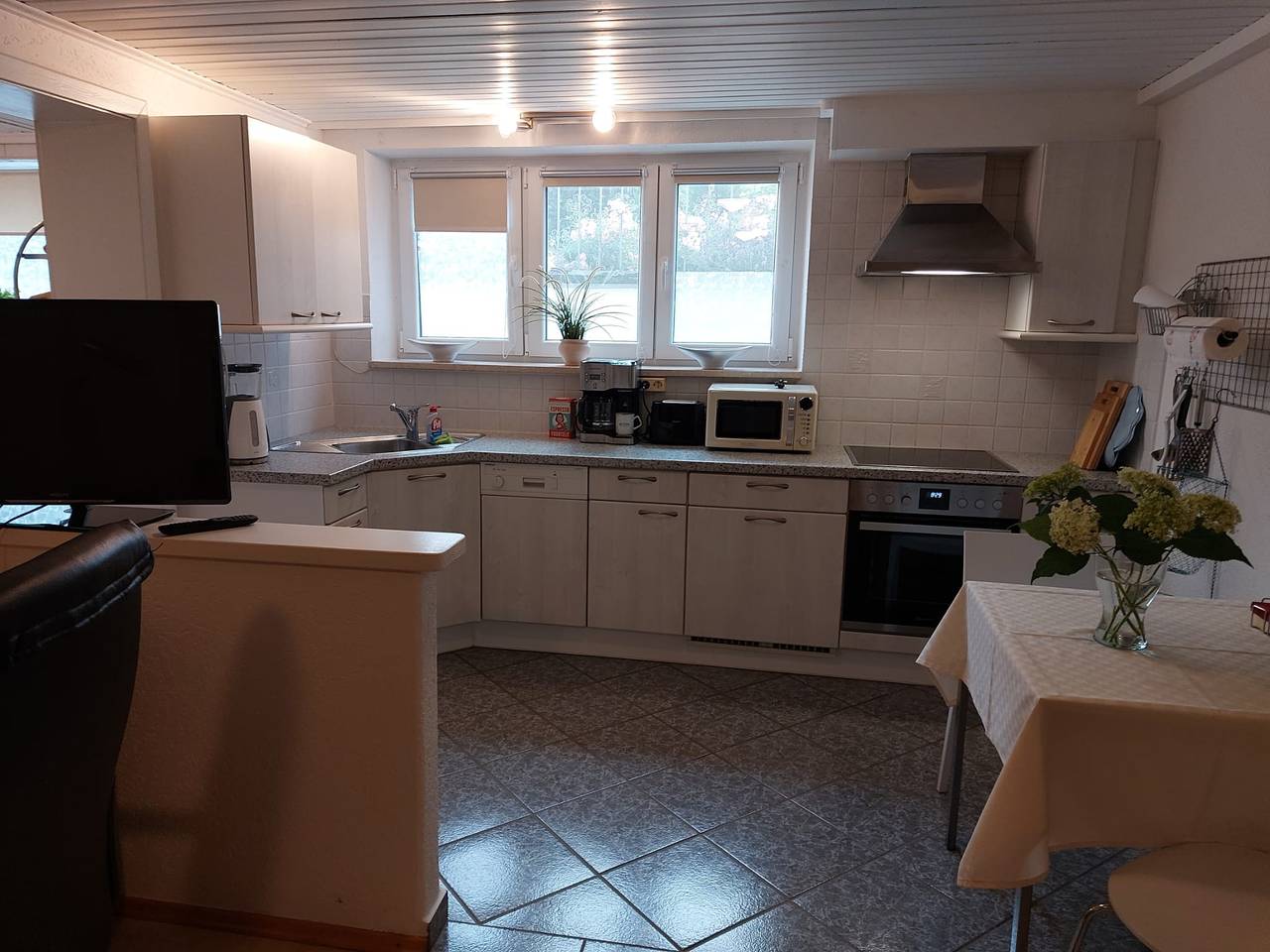 Ganze Ferienwohnung, Ferienwohnung Damoser - Souterrain Wohnung 45qm für max. 2 Personen in Burghausen, Landkreis Altötting