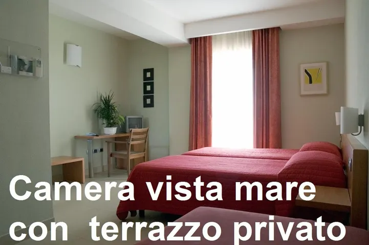 Hotel per 4 persone, con terrazza - 1
