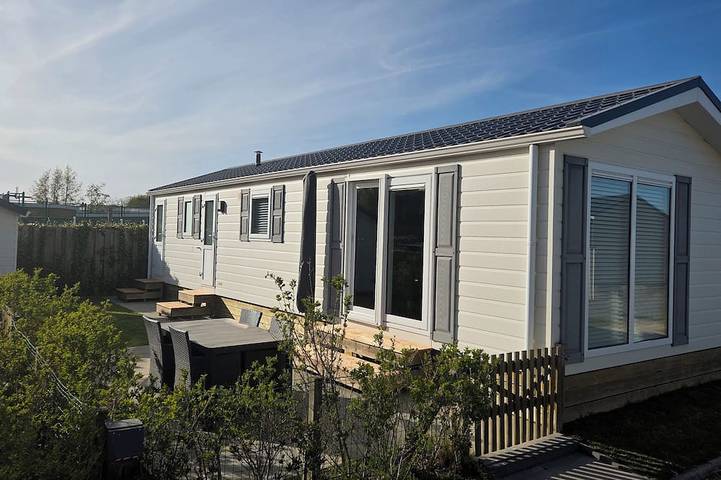 Ferienanlage für 4 Personen, mit Terrasse und Garten in Renesse