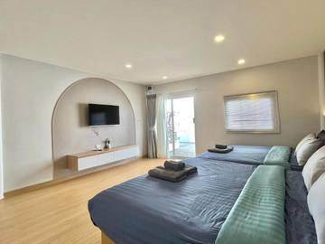 Hôtel pour 2 personnes, avec terrasse ainsi que jardin et piscine dans Ko Larn