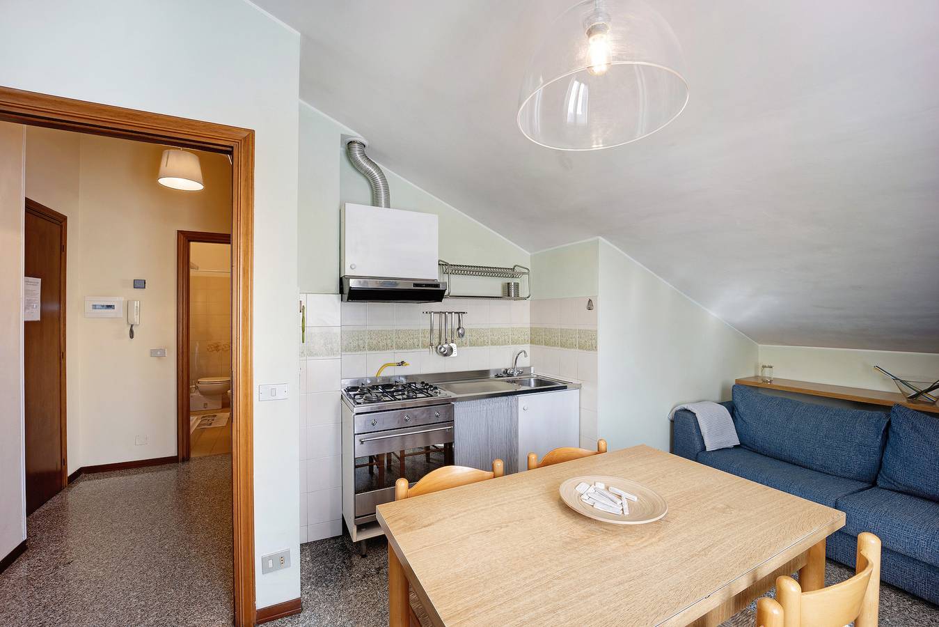 Apartamento inteiro, Apartamento Orizzonte 5 A com jardim partilhado e Wi-Fi in Diano Marina, Diano Marina Município