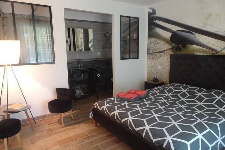 Gîte pour 12 personnes, avec jardin à Puyméras - 3