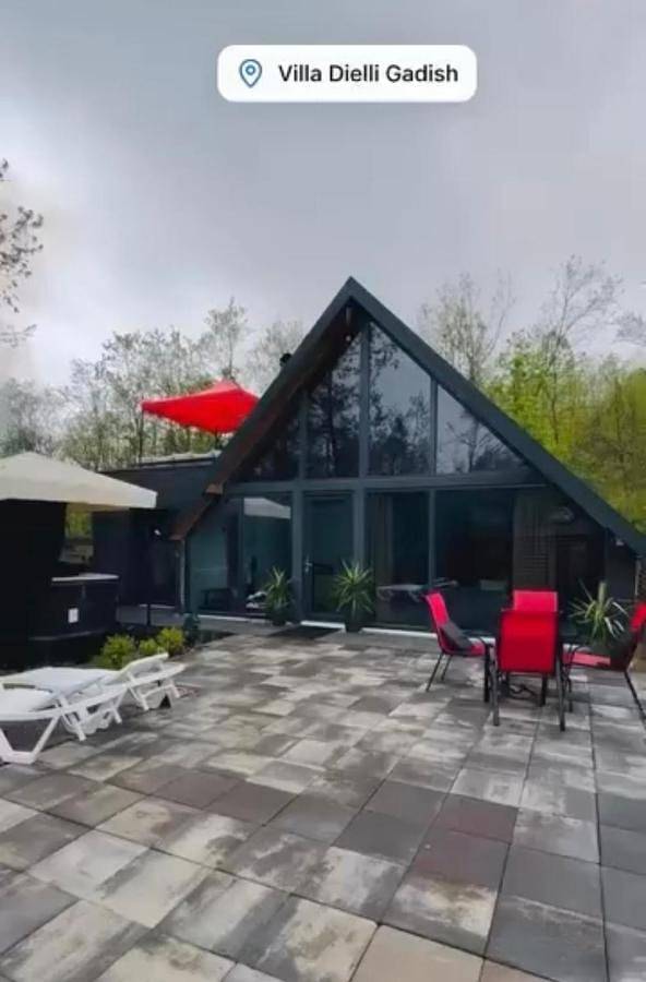 Domek letniskowy dla 6 osób, z jacuzzi i ogród w Serbia