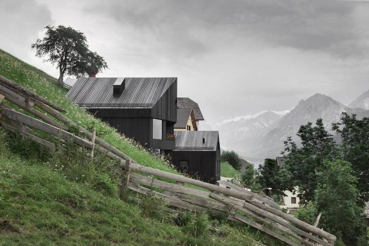 Chalet per 6 persone, con panorama e balcone in Dolomiti di Braies