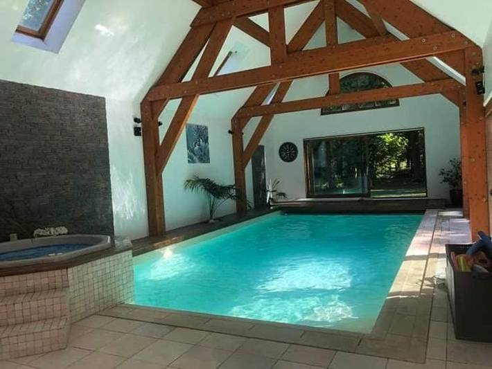 Location de vacances pour 12 personnes, avec Balcon et Jacuzzi ainsi que Terrasse et Jardin dans Boult-sur-Suippe