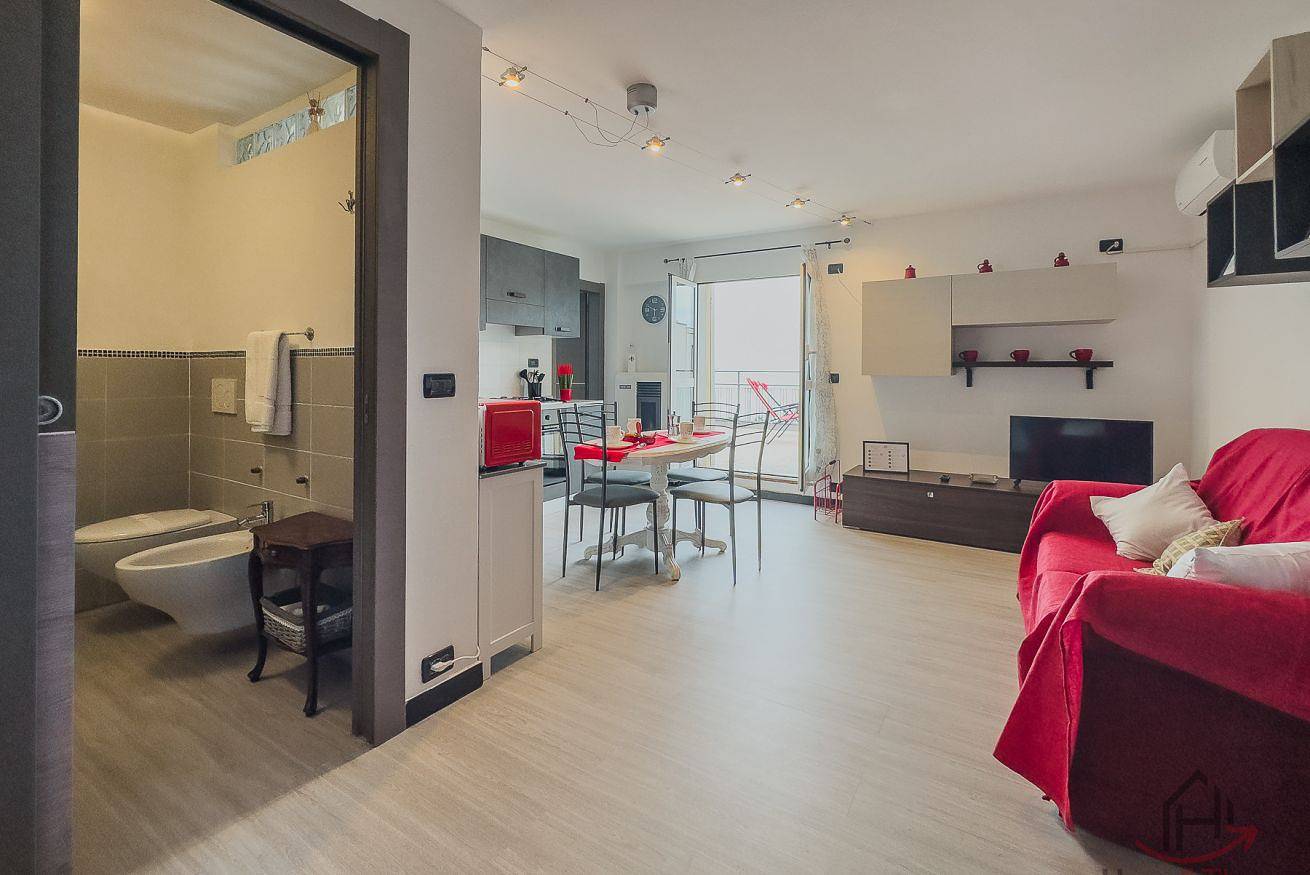 Ganze Wohnung, [Penthouse mit Meerblick] Free Park • A/C • Hiper Wifi in Savona (Stadt), Savona