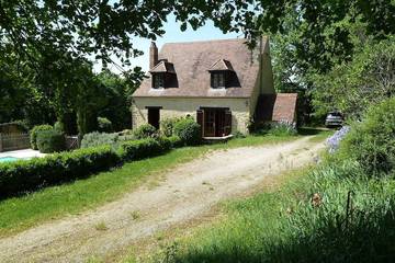 Gîte pour 8 personnes, avec jacuzzi et jardin à Jayac