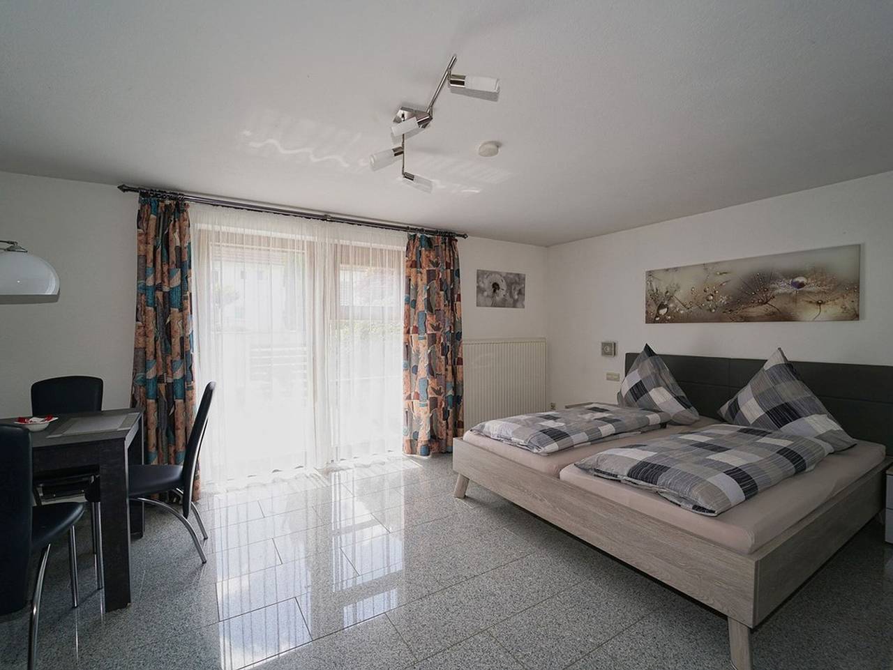Apartamento entero, Apartamento 'Rosengarten' con terraza privada y Wi-Fi in Sipplingen, Region Bodensee-Oberschwaben