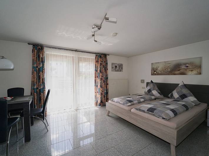Apartamento entero, Apartamento 'Rosengarten' con terraza privada y Wi-Fi in Sipplingen, Region Bodensee-Oberschwaben