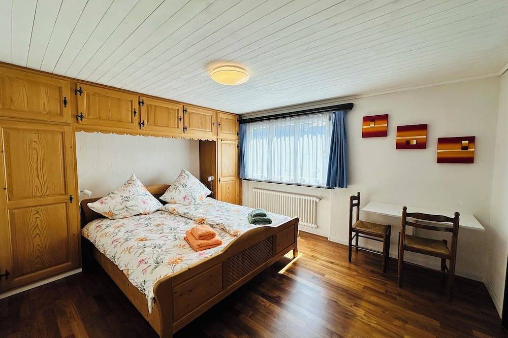 Ganze Wohnung, Charmante 3½-Zimmer-Wohnung im Zentrum von Klosters, Nähe Gotschnabahn in Klosters-Serneus, Plessur Alpen