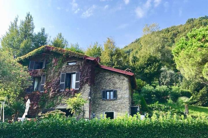 Ferienhaus für 4 Personen, mit Garten und Seeblick sowie Ausblick