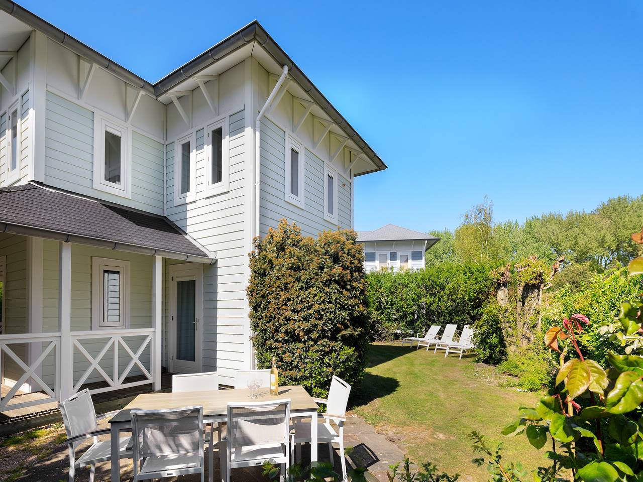 Villa in Cape Helius mit Gartenterrasse in Hellevoetsluis, Niederländische Nordsee