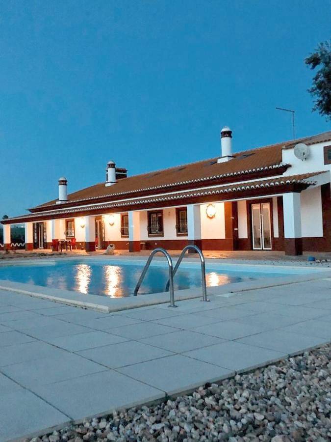 Chambre d’hôte pour 2 personnes, avec Terrasse et Jardin ainsi que Piscine et Vue