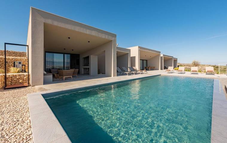 Villa für 8 Personen, mit Balkon und Terrasse sowie Garten und Pool in Povljana - 2