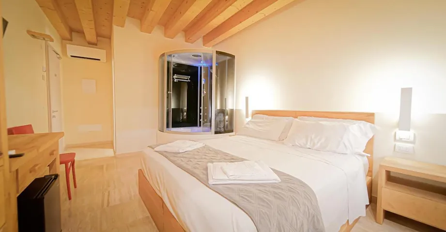 Appart’hôtel pour 2 personnes, avec jacuzzi - 1