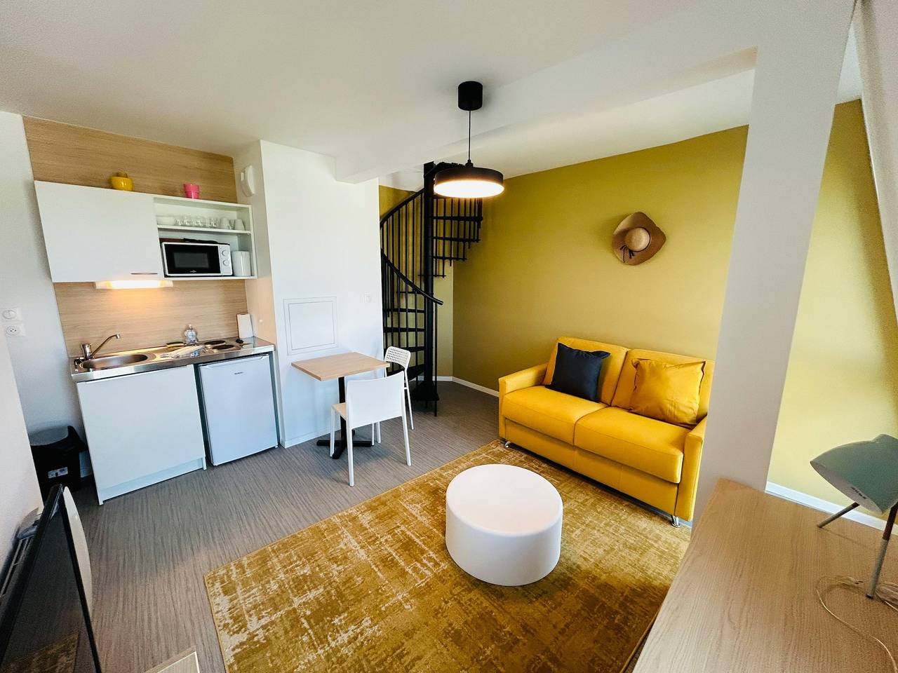 Appartement entier, We Live In R - Duplex 503 in Reims, Marne