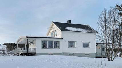 Ferienhaus für 9 Personen, mit Garten und Terrasse in Lyngen