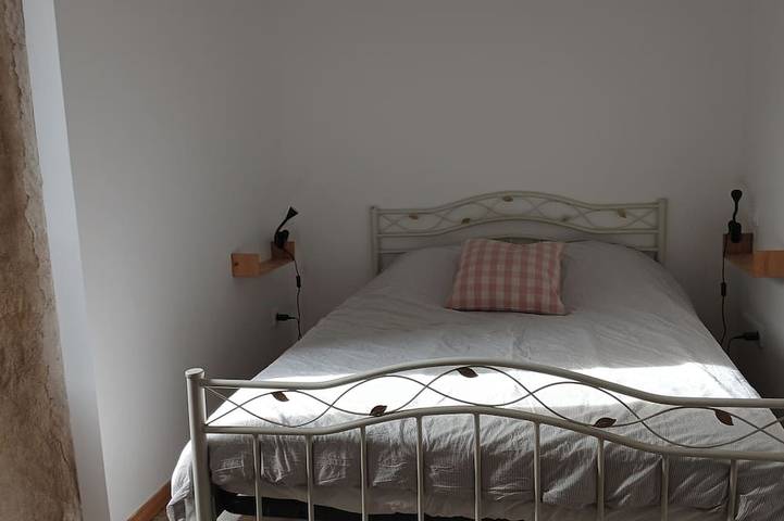 Location de vacances pour 8 personnes, avec terrasse et jardin à Saint-Étienne-Vallée-Française - 4