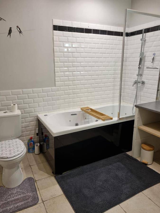 Chambre d’hôte pour 4 personnes, avec Terrasse ainsi que Jardin et Piscine à Châteaurenard - 4