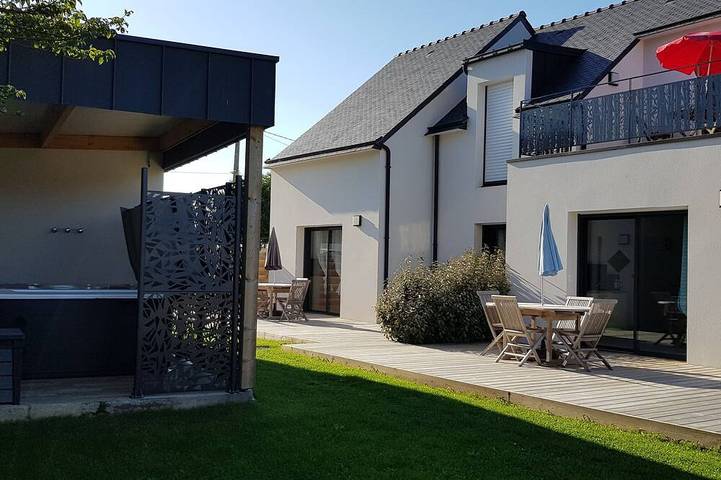 Appartement de vacances pour 2 personnes, avec jacuzzi et balcon ainsi que jardin et sauna