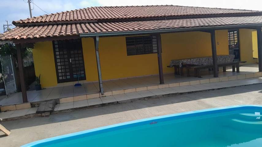 Casas e apartamentos de temporada para 12 pessoas, com piscina e terraço em São Pedro (SP)