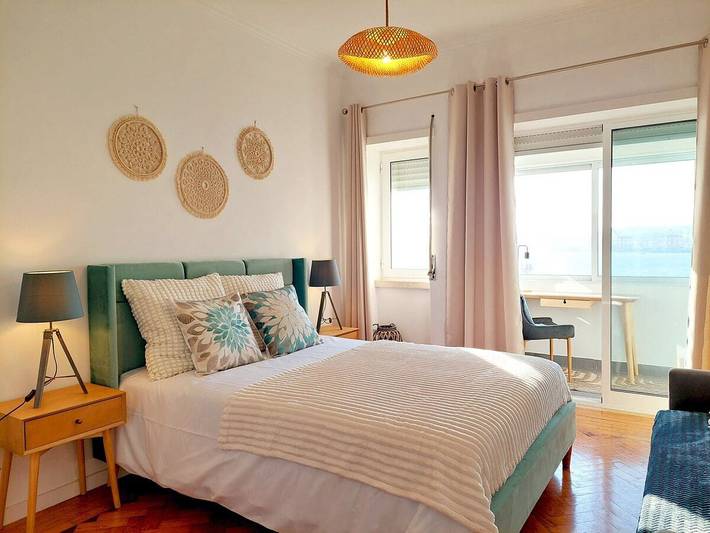 Apartamento entero, Apartamento de vacaciones para 4 personas con vistas al mar in Cacilhas, Almada