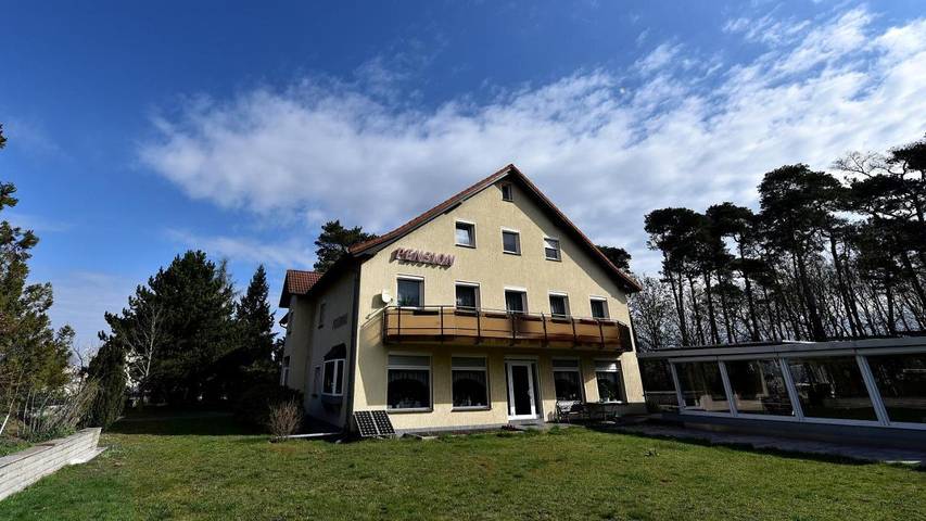 Ferienwohnung, mit Terrasse und Garten sowie Ausblick in Ottendorf-Okrilla