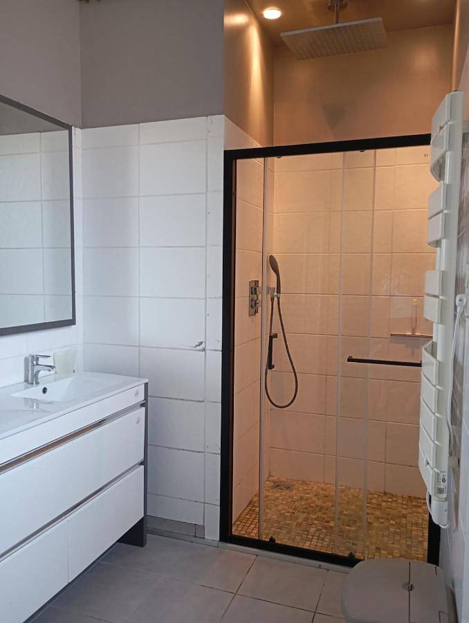 Gîte pour 4 personnes, avec vue et terrasse à Labégude - 2