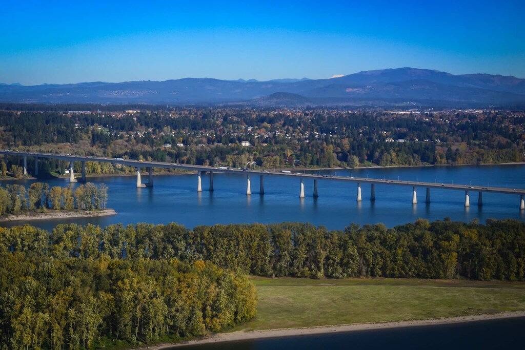 Excellent Location, Close to Parks, Groceries, Single Level Detached Retreat, 15 Minutes to Portland in Portland, Multnomah County