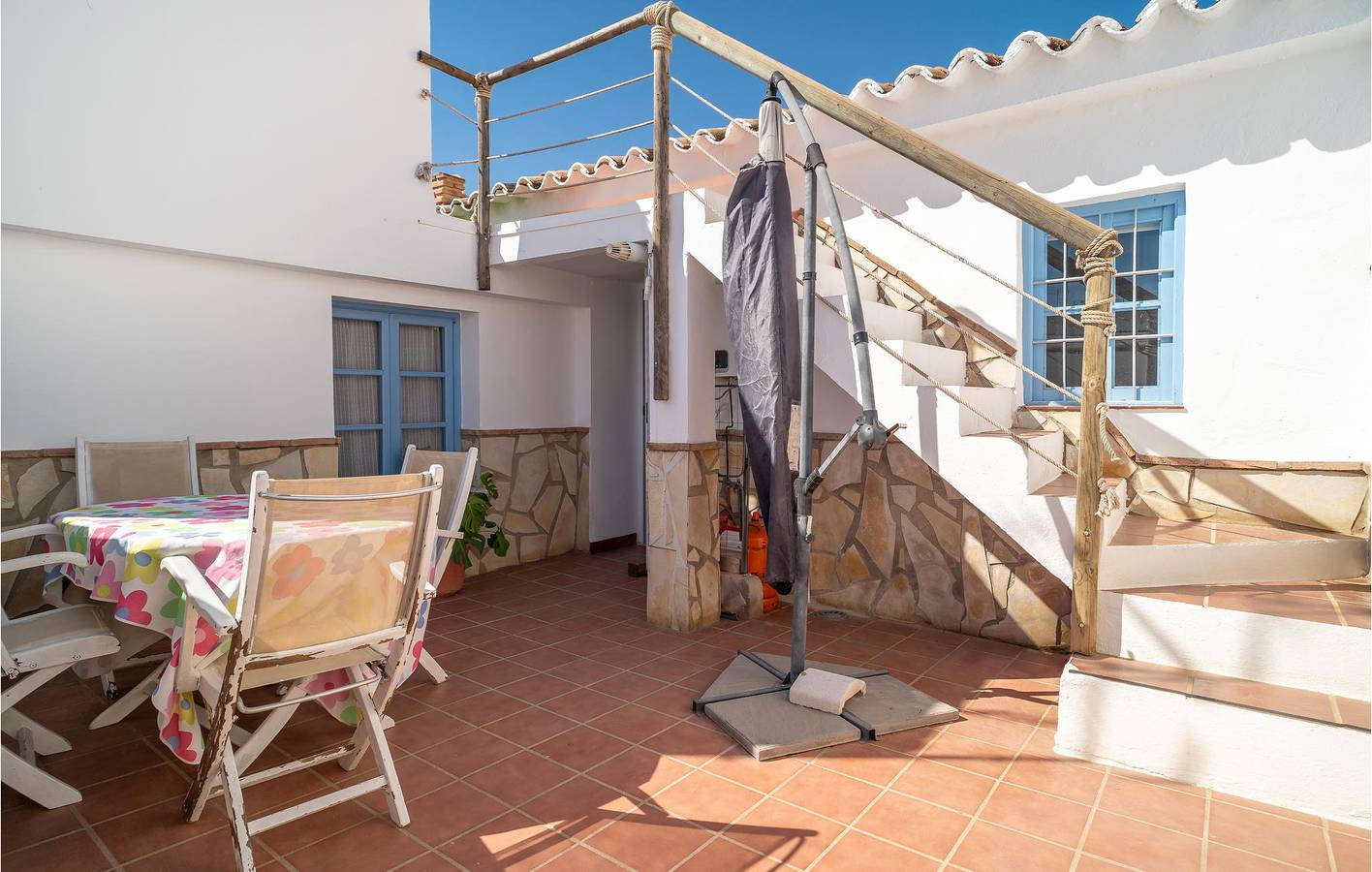 Oase in stadscentrum: 216 m², parkeerplaats, airconditioning, zwembad, internet, grill dichtbij Villanueva de Algaidas. in Atalaya (Villanueva de Algaidas), Villanueva de Algaidas