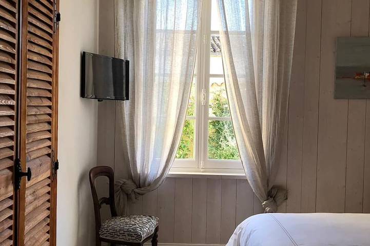 Location de vacances pour 4 personnes, avec terrasse ainsi que jacuzzi et jardin à Talmont-sur-Gironde - 3