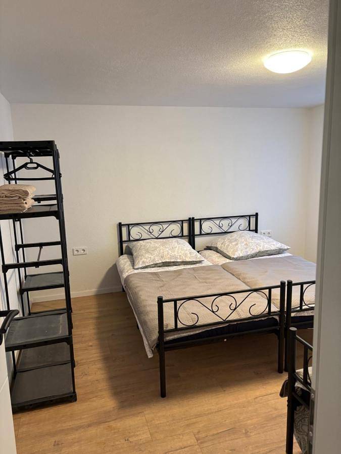 Gîte pour 5 personnes, avec vue ainsi que jardin et terrasse, animaux acceptés à Brackenheim