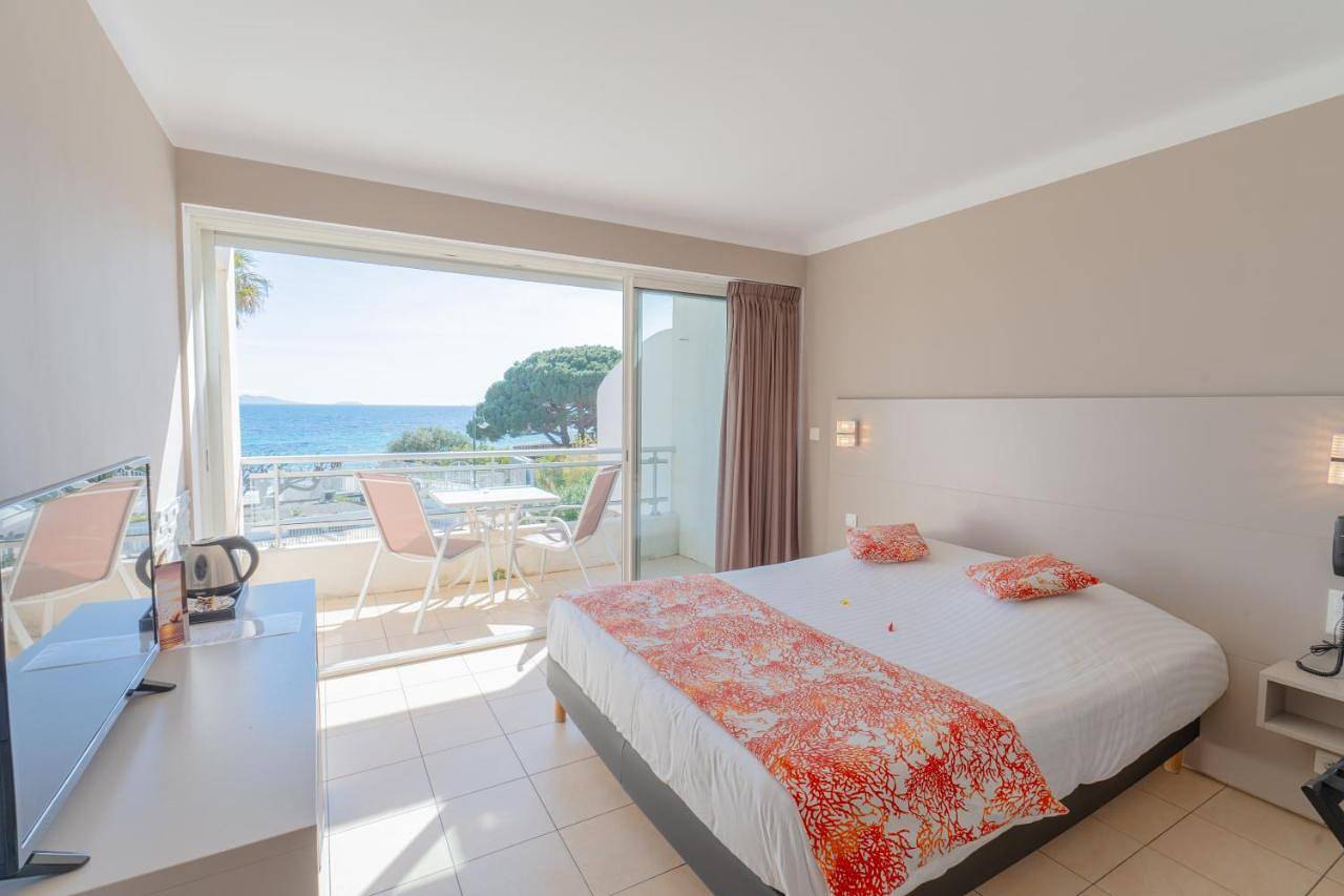 Hotel Le Grand Pavois in Plage d'Aiguebelle, Le Lavandou