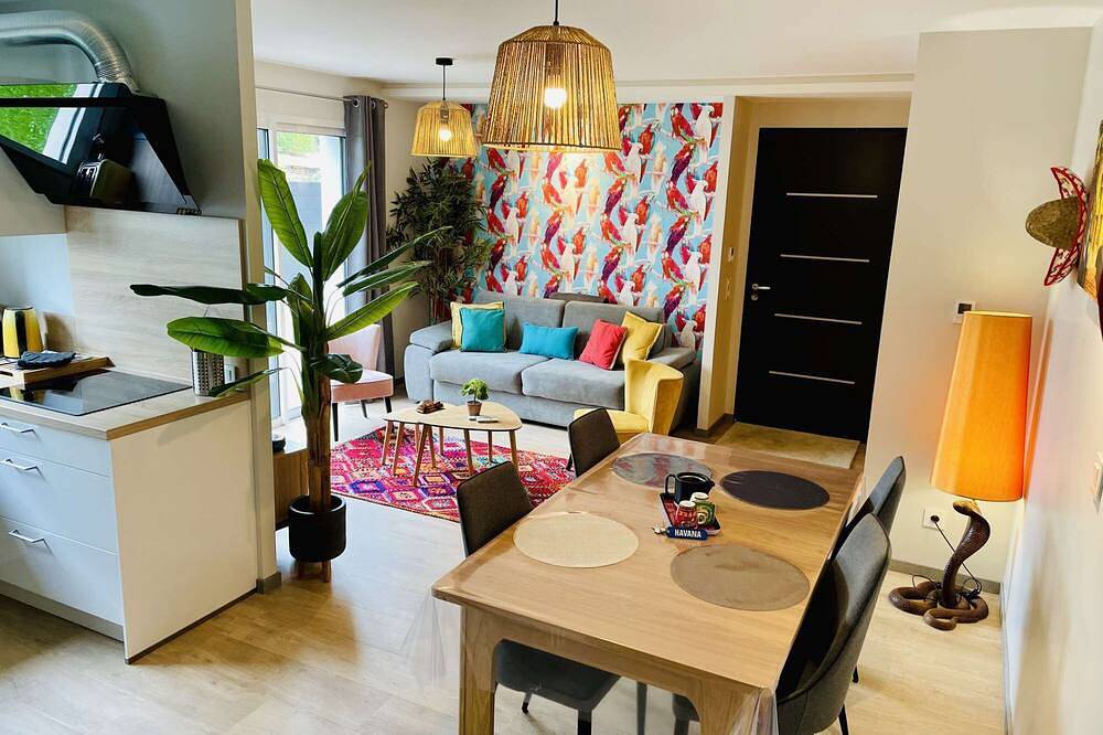 Appartement entier, Havana - Appartement 4* climatisé avec terrasse et jardin in Drumettaz-Clarafond, Région de Chambéry