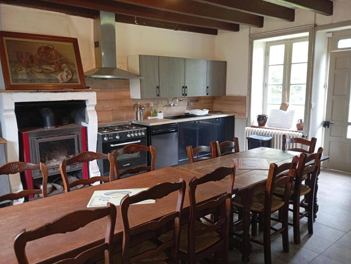 Six-Bedroom House in Hénanbihen, Région de Dinan