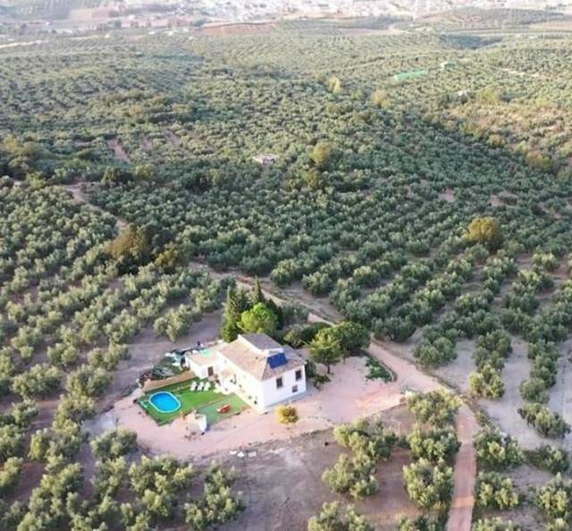 Casa rural para 10 personas, con Balcón y Terraza además de Jardín y Piscina en Villanueva del Rosario